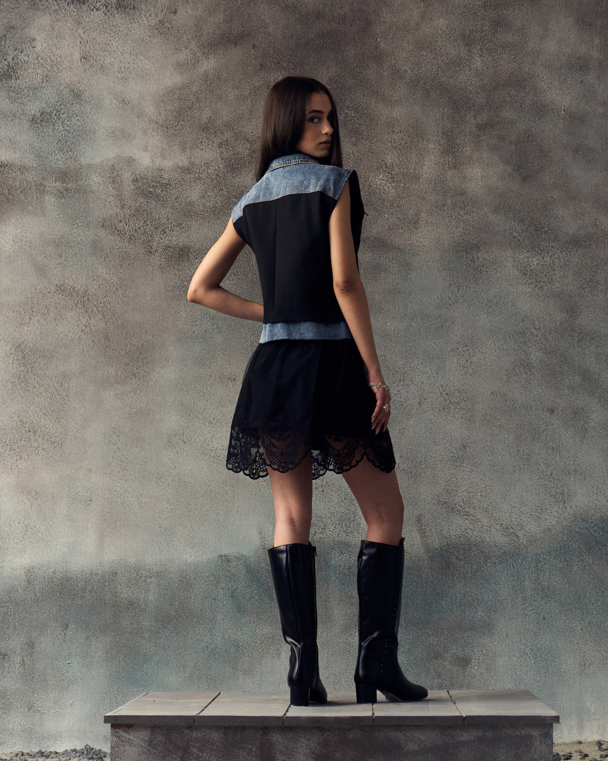BLACK LORRA WAISTCOAT