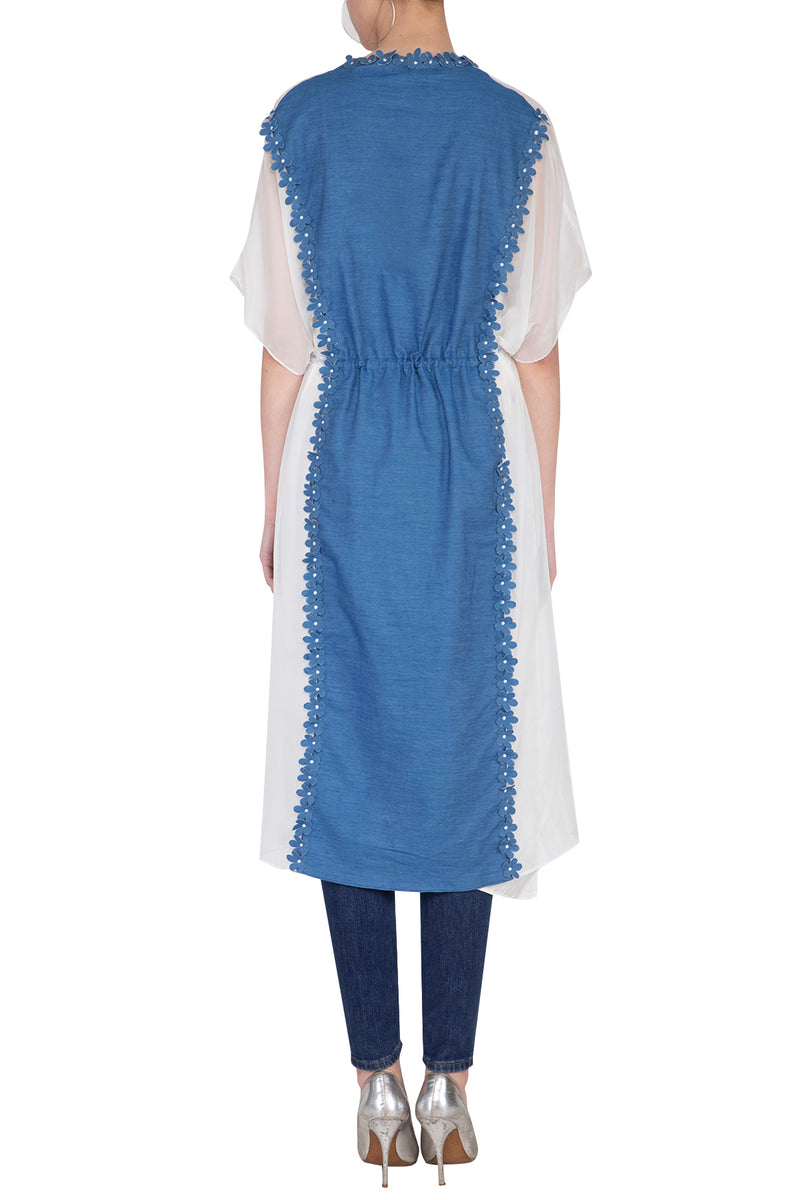 WHITE AND BLUE EMBROIDERED TRENCHCOAT