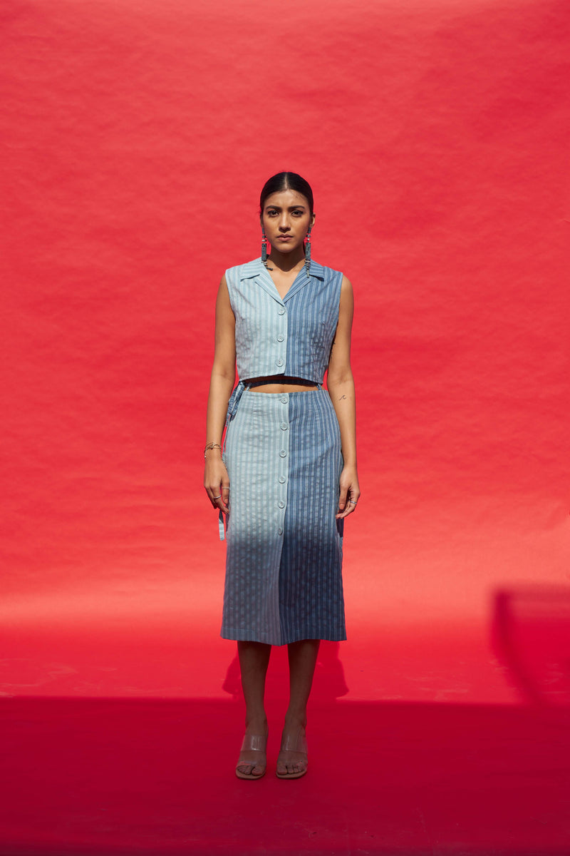 HALF SKY DARK BLUE DENIM PENCIL SKIRT